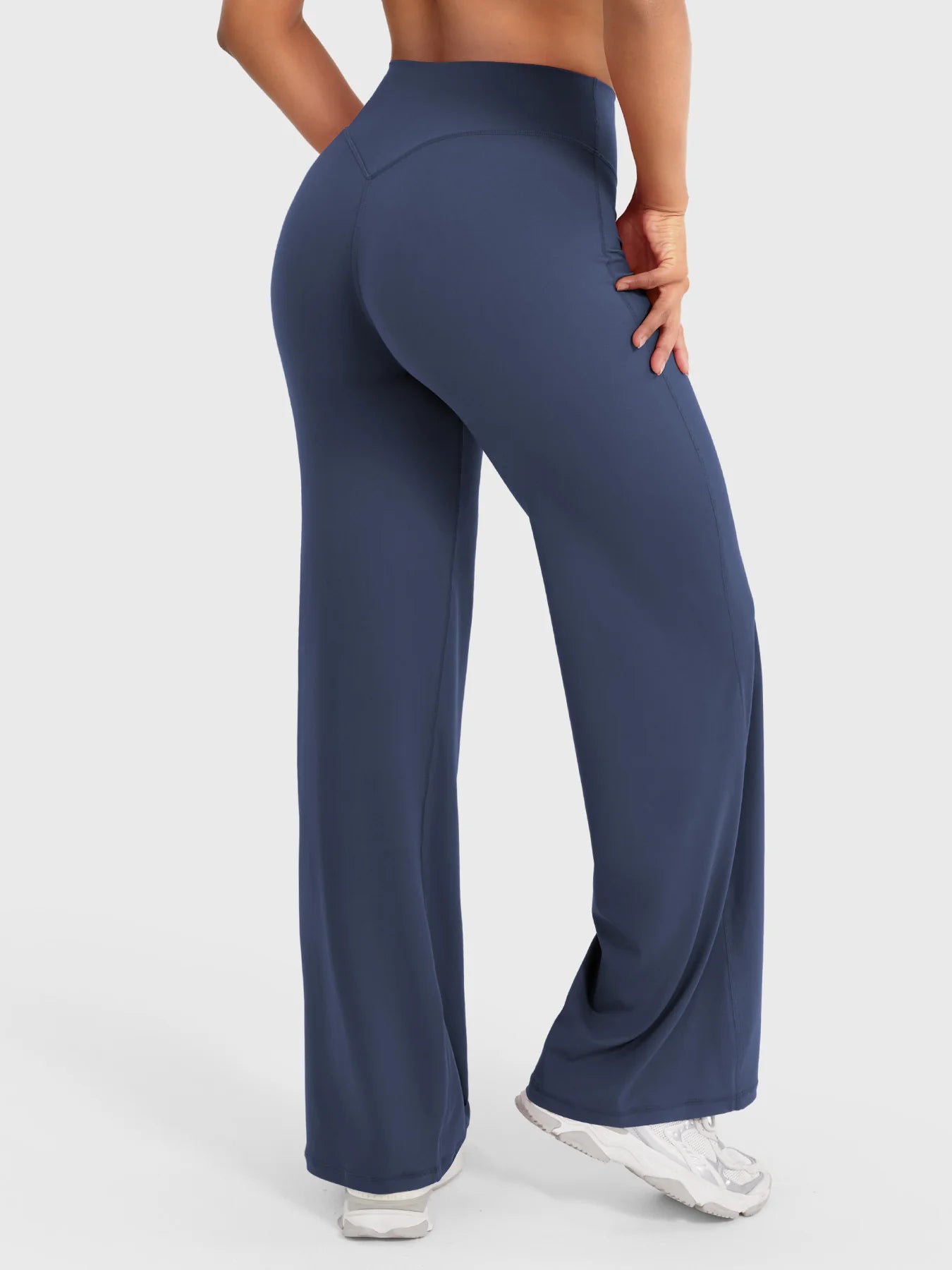 Seamless scrunch leggings close-up showing ruched seam butt lift detail